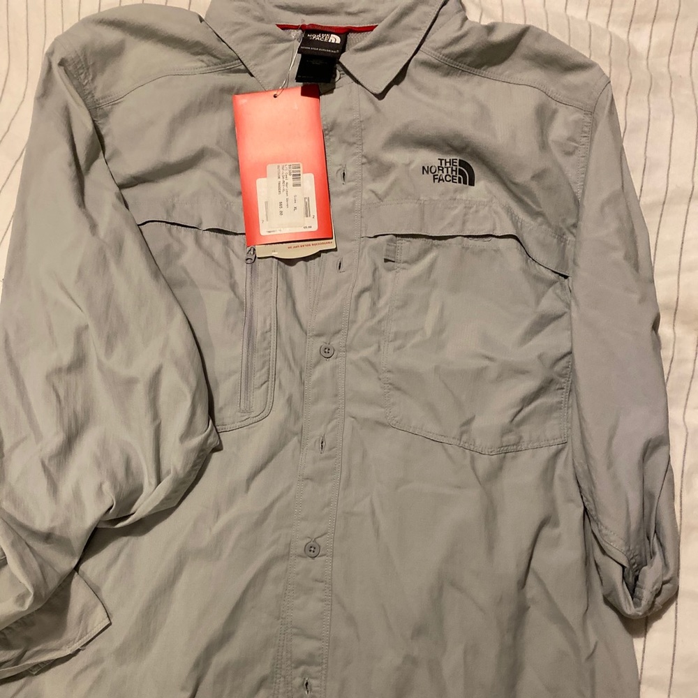 New with tags North Face shirt